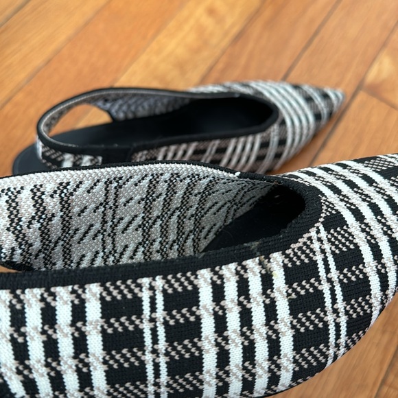 Vivaia Pointed-Toe Sling-Back Heels - Picture 3 of 4